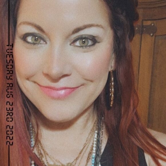 Meet your Posher, Melissa - Picture 1 of 1